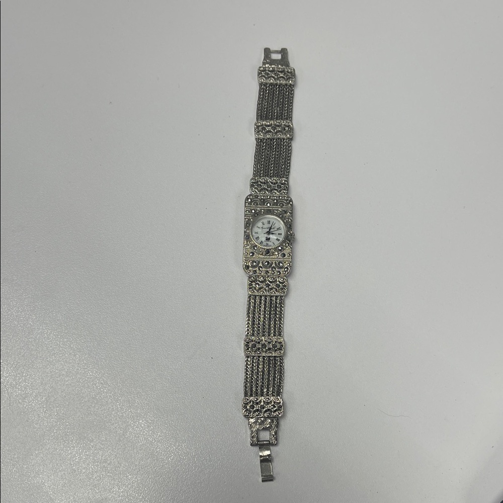 Gloria Vanderbilt Quartz Wrist Watch